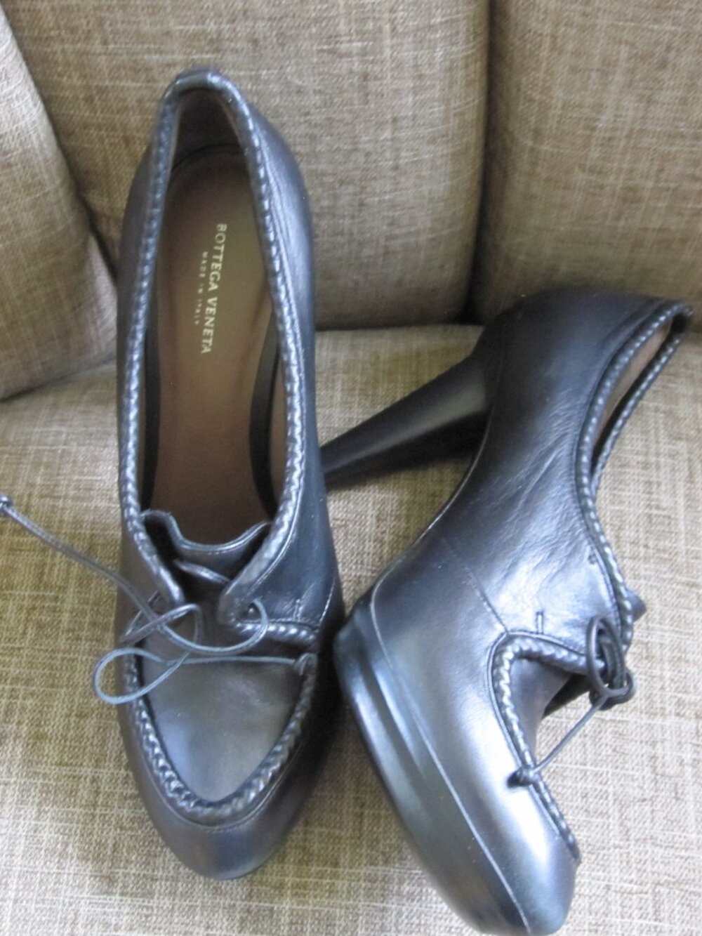 BOTTEGA VENETA Black Leather Pumps Pin-up Girl Shoes Sz EU 39.5